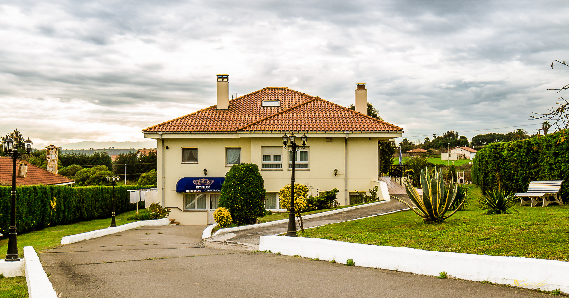 Entrada Residencia ReyPelayo